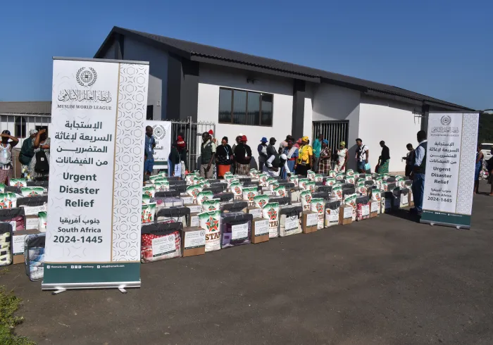 رابطہ عالم اسلامی  نے سیلاب اور طوفان سے متاثرہ افراد کی امداد کے لئے  اپنا ہنگامی امدادی پروگرام مکمل کر لیا ہے، جس میں بانچ علاقوں میں امدادی قافلے پہنچے جنہوں نے متاثرہ لوگوں میں غذائی ضروریات اور موسم سرما کی اشیاء تقسیم کیں۔