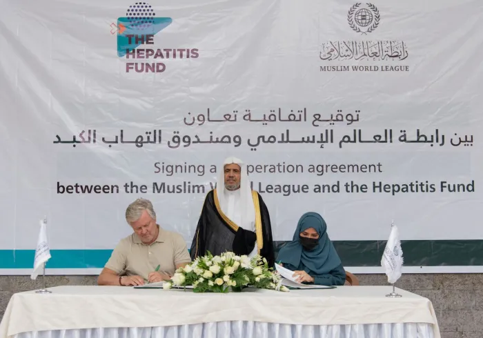 جمہوریہ کینیا میں رابطہ عالم اسلامی  اور "ہیپاٹائٹس فنڈ" کے درمیان تعاون کے معاہدے پر دستخط، جس کا مقصد متاثرہ افراد کے لیے ضروری حفاظتی تدابیر، علاج اور دیکھ بھال فراہم کرنا ہے