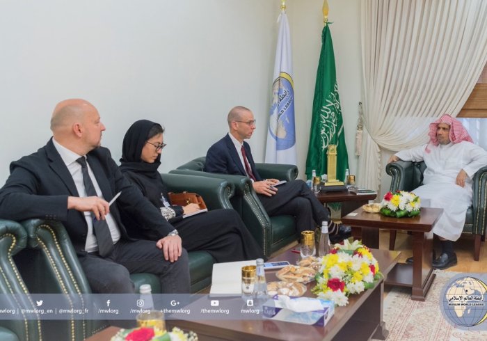 H.E. the MWL's Secretary General in an extended meeting with senior editors of the American Wall Street Journal