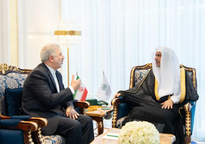 Yang Mulia Sekretaris Jenderal LMD, Ketua Organisasi Ulama Muslim, Syekh Dr. Mohammed Alissa , bertemu dengan Yang Mulia Duta Besar Republik Islam Iran untuk Kerajaan Arab Saudi
