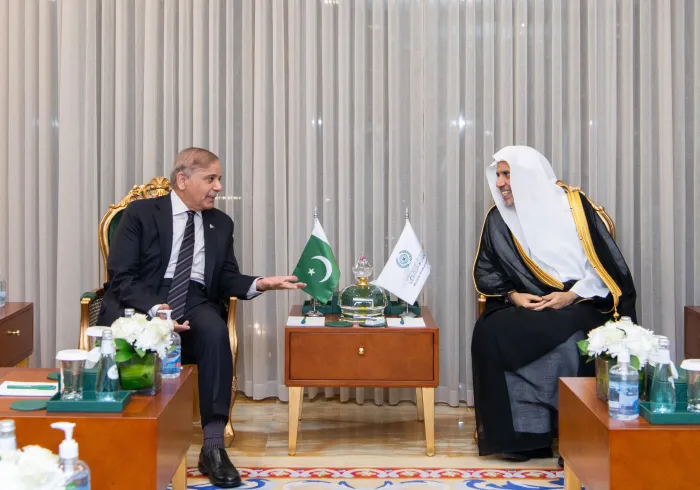 رئيسُ وزراء باكستان يزورُ مقرّ رابطة العالَم الإسلامي ويلتقي د.العيسى