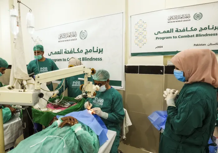 پانچ علاقوں میں انتہائی ضرورت مند افراد کو ہدف بنایا گیا:  رابطہ عالم اسلامی نے پاکستان میں "اندھے پن کے خلاف مہم" کا پروگرام مکمل کرلیا۔ یہ پروگرام پاکستان کی وزارت صحت کے تعاون سے انجام دیا گیا
