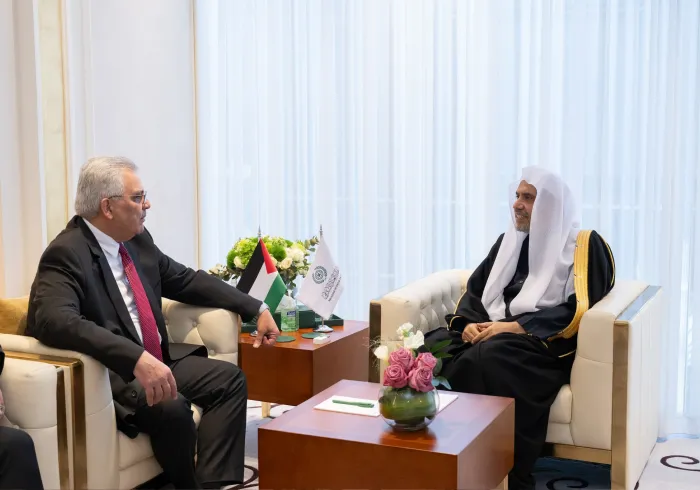 Yang Mulia Sekretaris Jenderal LMD, Ketua Organisasi Ulama Muslim, Syekh Dr. Mohammed Alissa , bertemu dengan Yang Mulia Duta Besar Republik Palestina untuk Kerajaan Arab Saudi