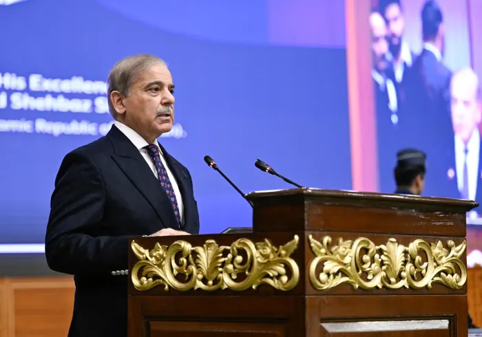 Le Premier Ministre de la République Islamique du Pakistan, M. Muhammad Shehbaz Sharif, lors de son parrainage de la conférence de la Ligueislamiquemondiale : EducationDesFilles dans les sociétés musulmanes, depuis la capitale pakistanaise, Islamabad :