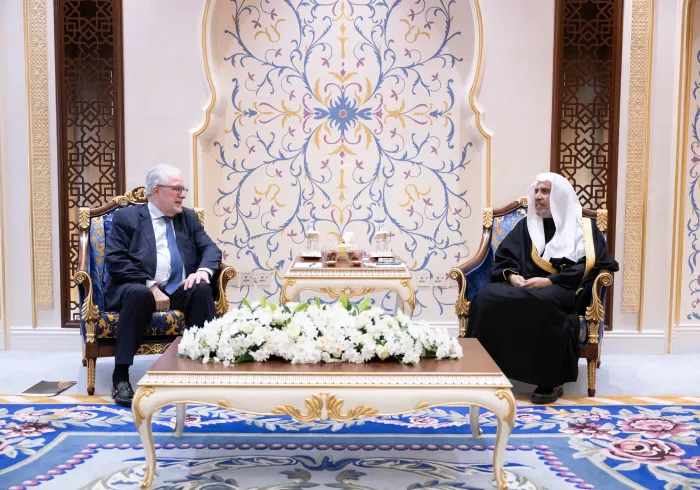 Yang Mulia Sekretaris Jenderal LMD, Ketua Organisasi Ulama Muslim, Syekh Dr. Mohammed Alissa   , menerima kunjungan delegasi dari Dewan Koordinasi Eropa (AMMALE), yang terdiri dari perwakilan 21 negara Eropa, dipimpin oleh Imam Besar Masjid Agung Paris