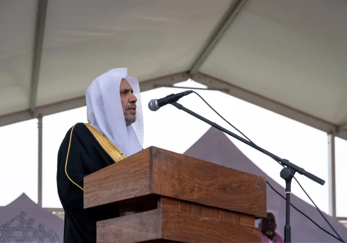 Sheij Alissa subrayó la importancia de estos concursos para revivir el espíritu de competencia entre los memorizadores del Sagrado Corán y fortalecer su papel dentro de la sociedad