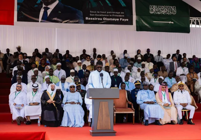 Con el objetivo de resaltar los principios islámicos encarnados en la noble biografía del Profeta (la paz sea con él) a través de las técnicas de exposición más modernas, el Presidente de la República de Senegal, Sr. Bassirou Diomaye Faye