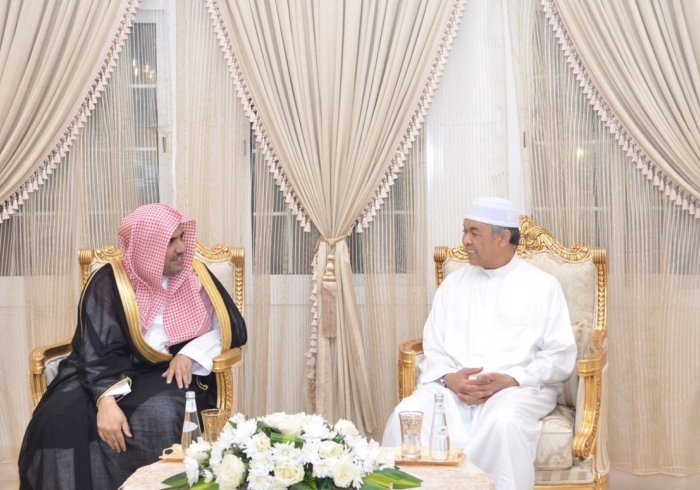 The MWL's Secretary General received at his residence in Makkah HE Dr. Ahmad Zahid Hamidi, the Malaysian Deputy Prime Minister