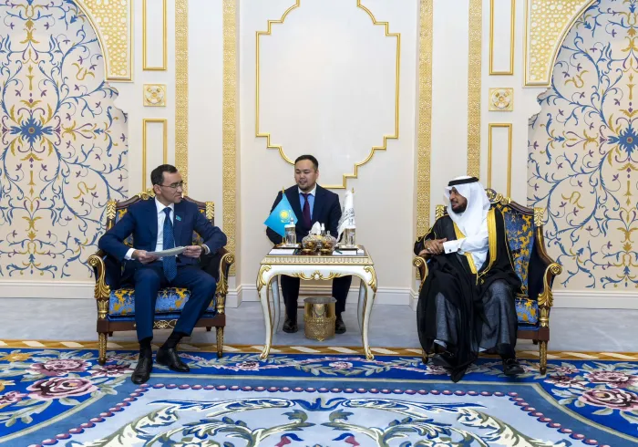 La LigadelMundoIslamico recibió en su sede principal en La Meca a una alta delegación de la República de Kazajistán, encabezada por el presidente del Senado, Sr. Maulen Ashimbayev, junto con el Gran Muftí de la República, el Sheij Nauryzbay Haji Otpenov.