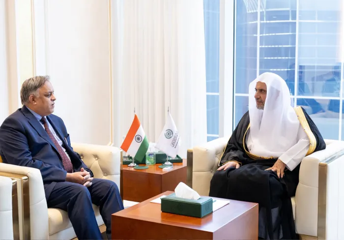 Yang Mulia Sekretaris Jenderal LMD, Ketua Organisasi Ulama Muslim, Syekh Dr. Mohammed Alissa   , menerima kunjungan Duta Besar Republik India untuk Kerajaan Arab Saudi