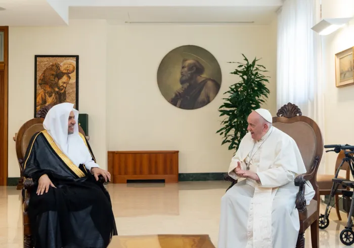 El Secretario General de la Liga del Mundo Islámico y presidente de la Comisión de Ulemas, Sheij Mohammed Alissa envió un mensaje de condolencias al cardenal Pietro Parolin, secretario de Estado del Vaticano,
