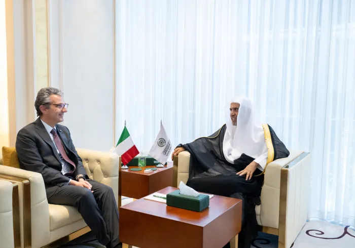 Yang Mulia Sekretaris Jenderal LMD, Ketua Organisasi Ulama Muslim, Syekh Dr. Mohammed Alissa   , menerima kunjungan Yang Mulia Duta Besar Republik Italia untuk Kerajaan Arab Saudi