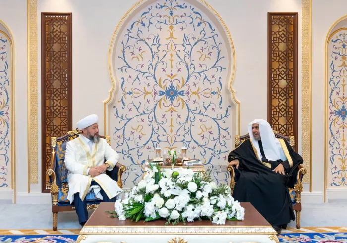 سیکرٹری جنرل شیخ ڈاکٹر محمد العیسی نے قازقستان کے مسلم مذہبی امور کے سربراہ  اور مفتی اعظم شیخ نوریزبای اوتبینوف کا استقبال کیا