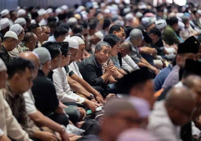 تلبيةً لدعوةٍ رسمية، ألقى معالي الأمين العام، رئيس هيئة علماء المسلمين، فضيلة الشيخ د. ⁧‫محمد العيسى‬⁩ ⁦‪‬⁩، خطبةَ الجمعة لهذا اليوم، وأمَّ المصلين في جامع الاستقلال بالعاصمة الإندونيسية "جاكرتا"