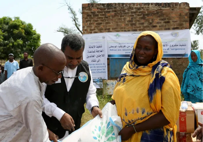 La Ligue Islamique Mondiale a concentré ses efforts dans la lutte contre la pauvreté à travers le monde en fournissant une aide alimentaire et médicale à des milliers de personnes sans considération de leur origine, genre ou religion.