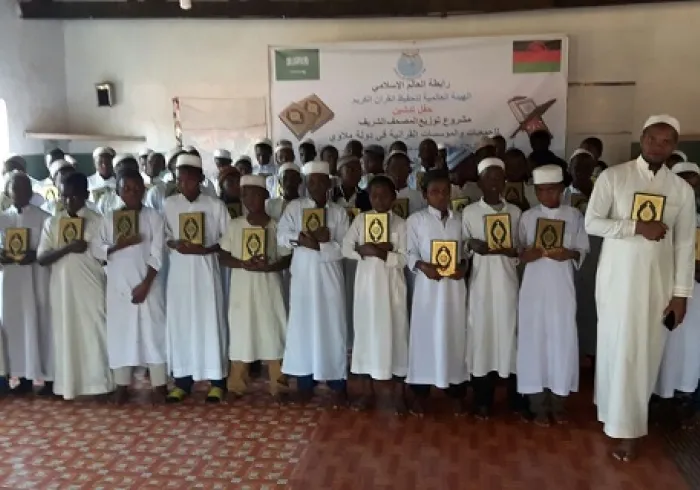 في (15) بلداً موزعة بين ثلاث قارات أكثر من (31) ألف طالب وطالبة استفادوا من مناشط رابطة العالم الإسلامي في تحفيظ القرآن الكريم خلال شهرين