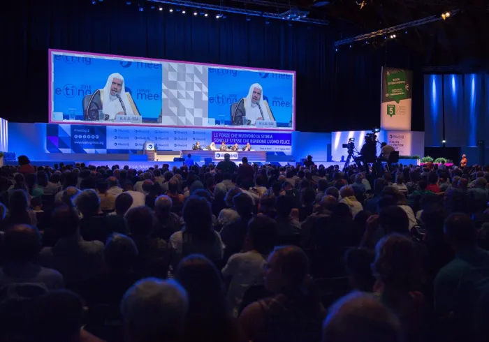 La Ligue islamique mondiale a été choisie, en Italie,  pour parler au nom de la civilisation musulmane lors d'une réunion consacrée à « La construction de ponts de dialogue entre les civilisations»