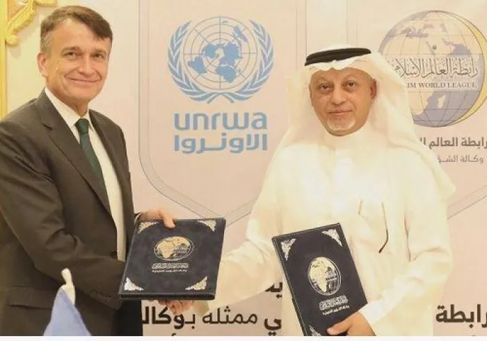 La LIM a fait don d'un million de dollars à l'Agence des Nations Unies chargée des réfugiés palestiniens pour entreprendre des programmes de formation professionnelle. L'éducation est la clé du développement  UNRWA ONU_fr