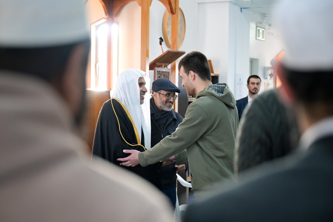 الأمين العام لرابطة العالم الإسلامي يزور مسجد النور في كرايستشيرش النيوزيلندية.. ويعلن تكفّل الرابطة بإعادة بناءه