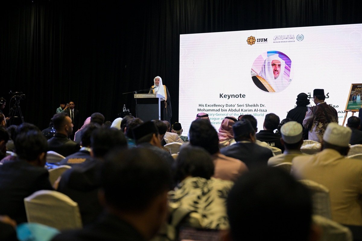 Le Secrétaire général de la Ligue islamique mondiale inaugure en Malaisie la conférence « La foi à la lumière de la science et des preuves contemporaines »