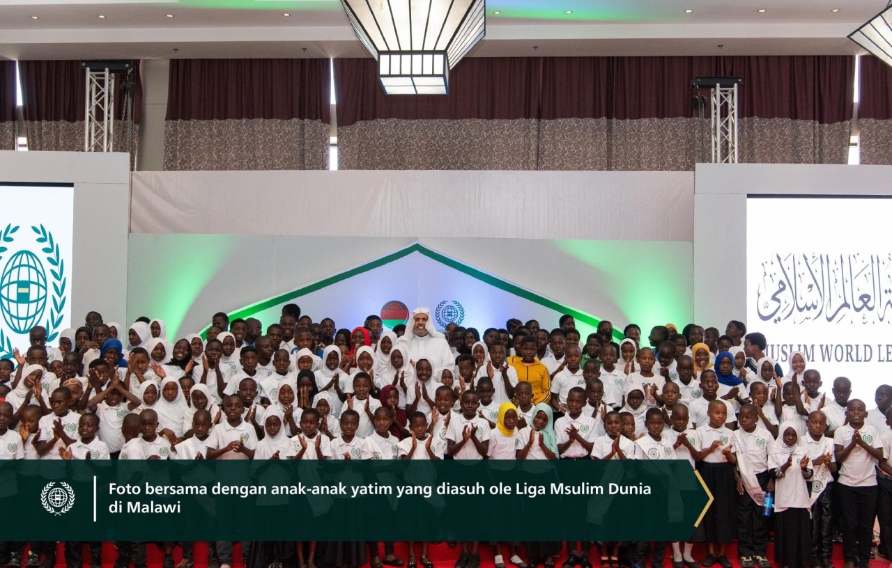 Yang Mulia Sekretaris Jenderal LMD, Syekh Dr. MohammedAlissa, pada acara santunan anak yatim piatu di Republik Malawi