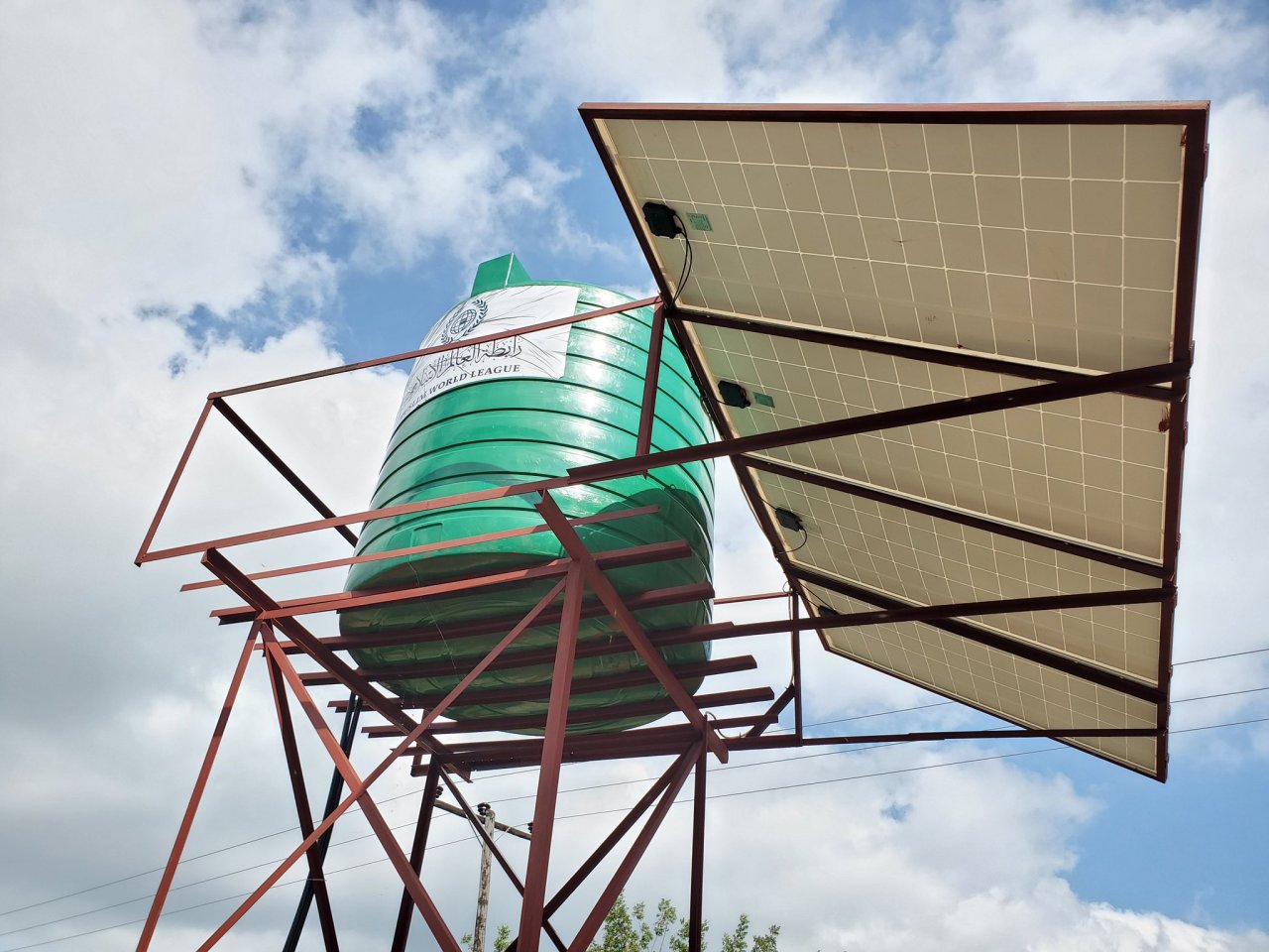 Respetuoso con el medio ambiente y al servicio de miles de beneficiarios: La Ligadel MundoIslamico lanza un nuevo proyecto de suministro de agua alimentado por energía solar en la República de Malaui.