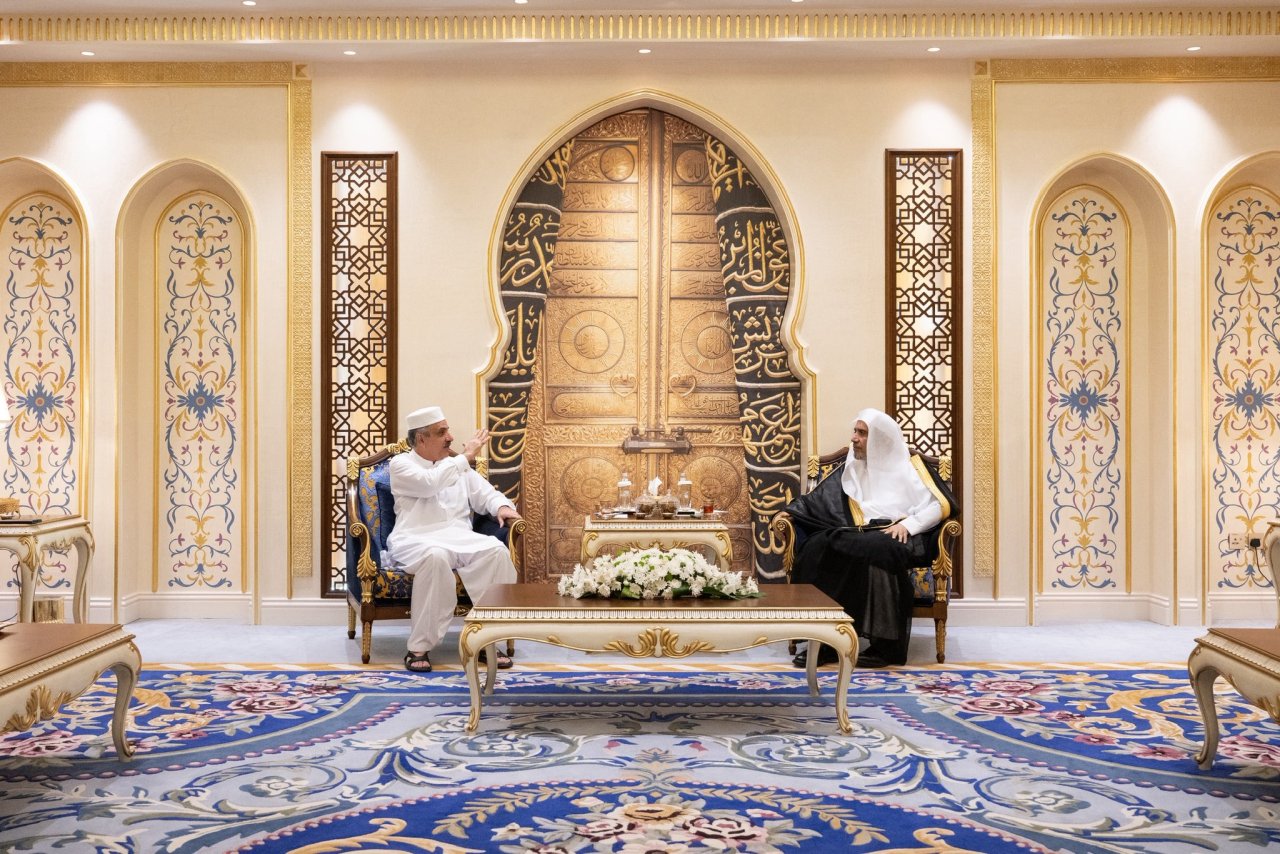 Yang Mulia Sekretaris Jenderal LMD, Ketua Organisasi Ulama Muslim, Syekh Dr. Mohammed Alissa, menerima kunjungan Yang Mulia Ketua Mahkamah Agung Republik Islam Pakistan, Hakim Yahya Afridi, pada malam hari ini.