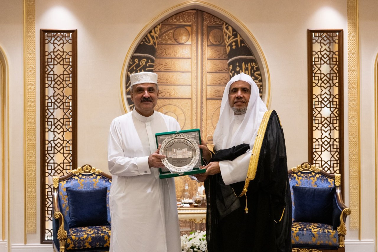 Yang Mulia Sekretaris Jenderal LMD, Ketua Organisasi Ulama Muslim, Syekh Dr. Mohammed Alissa, menerima kunjungan Yang Mulia Ketua Mahkamah Agung Republik Islam Pakistan, Hakim Yahya Afridi, pada malam hari ini.