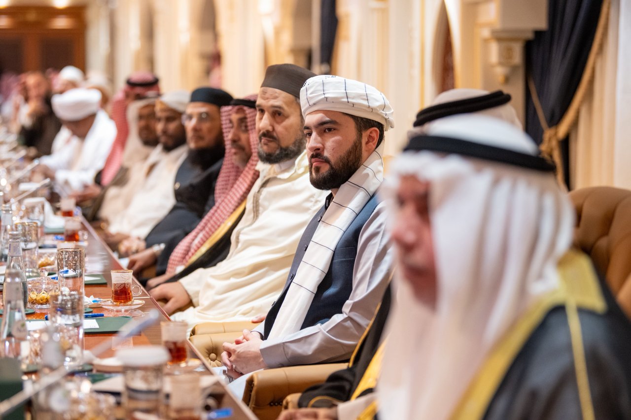 Pada hari ini dari Makkah Al-Mukarramah: Yang Mulia Sekretaris Jenderal LMD, Syekh Dr. Mohammed Alissa    telah meluncurkan &quot;Koleksi Pertama Rekaman Mushaf Murattal Liga Muslim Dunia&quot;, yang akan tersedia untuk diunduh secara gratis