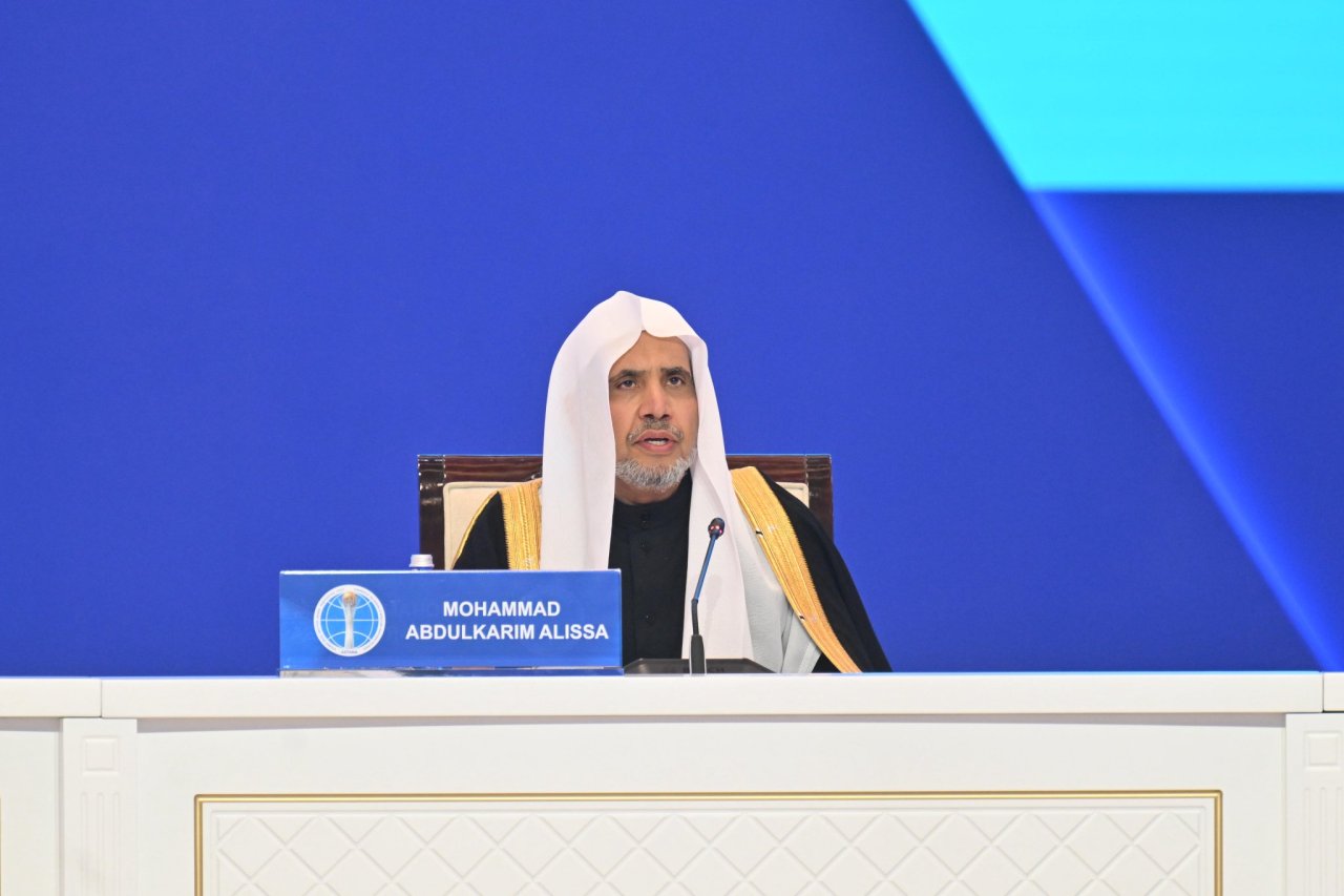le Secrétaire général de la Ligue islamique mondiale, Président de l’Organisation des savants musulmans, cheikh Mohammed Al-Issa a pris part, aux côtés du Président de la République du Kazakhstan, à la séance inaugurale des travaux du sommet au Palais de l’Indépendance