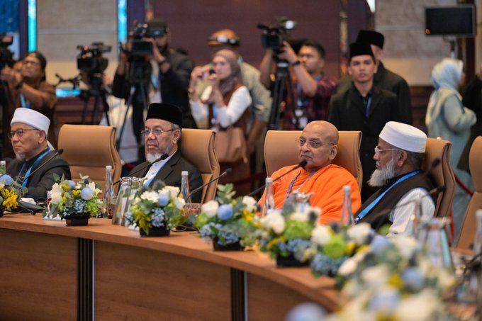 Isu Palestina.. adalah isu sentral dalam hati sanubari bangsa Arab dan Islam, serta hati setiap bangsa di dunia yang mencintai keadilan dan perdamaian