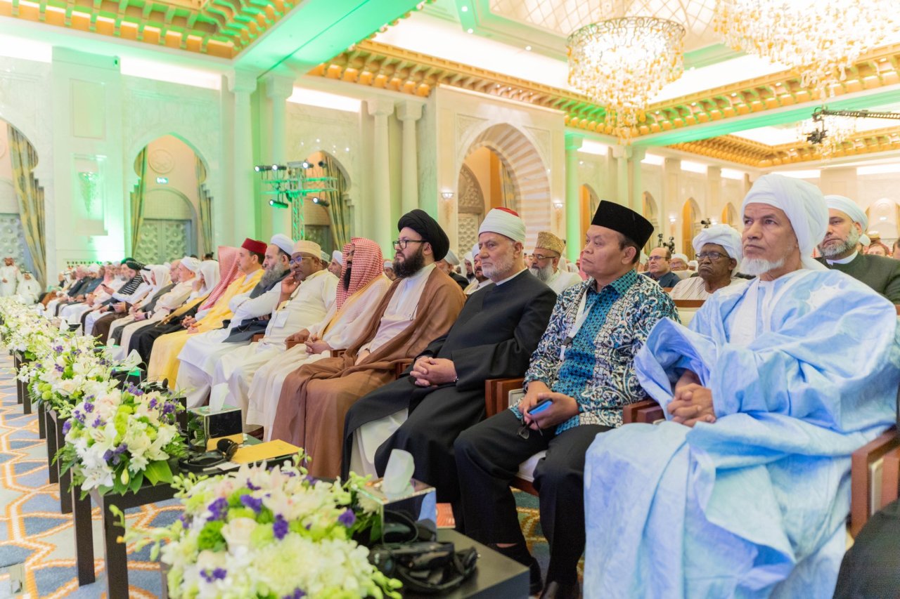 Piagam Makkah yang ditandatangani oleh para mufti dan ulama umat Islam dari berbagai mazhab dan aliran, serta disahkan oleh negara-negara anggota Organisasi Kerjasama Islam