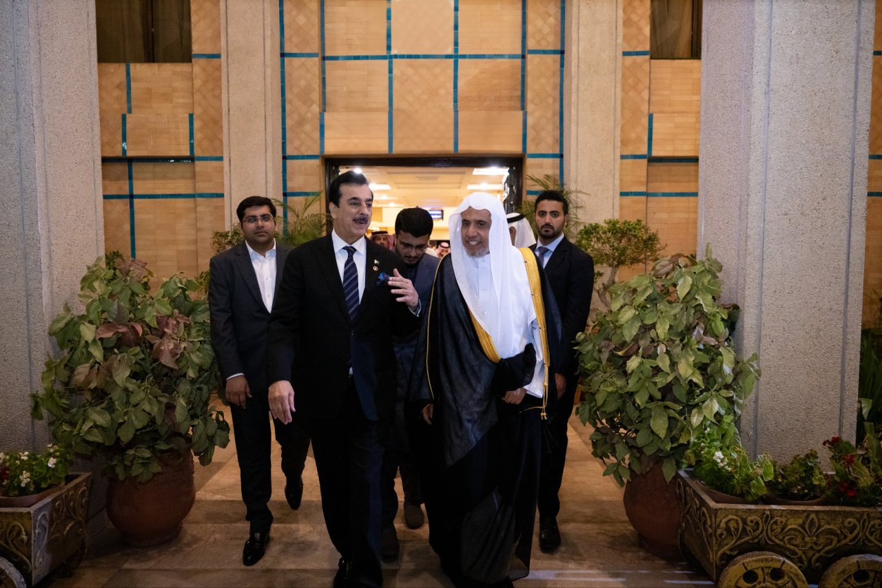 El Secretario General de la Liga del Mundo Islámico, Presidente del Consejo de Ulemas, el Sheij Mohammed Alissa , recibió a Yousuf Raza Gillani, Presidente del Senado.