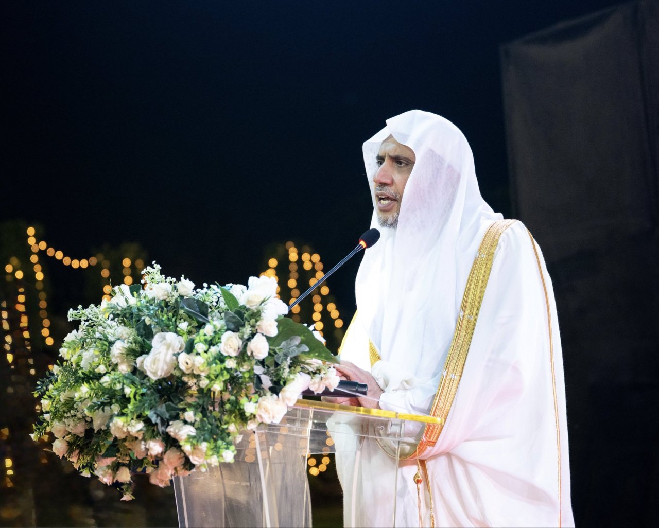 El Sr. Muhammad Talha Mahmood, Presidente de la Comisión de Defensa del Senado de Pakistán, organizó una cena en honor del Secretario General de la Liga del Mundo Islámico, Presidente del Consejo de Ulemas, el Sheij Mohammed Alissa