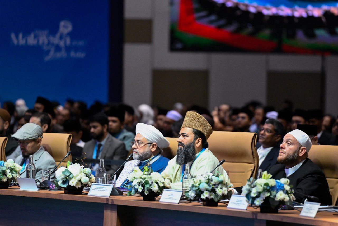 بین الاقوامی مذہبی قیادتوں کی تیسری عالمی سربراہی کانفرنس کی جھلکیاں، جس میں سیکرٹری جنرل رابطہ اور چیئرمین مسلم علماء کونسل، عزت مآب شیخ ڈاکٹر محمد العیسی نے افتتاحی تقریب سے مرکزی خطاب کیا