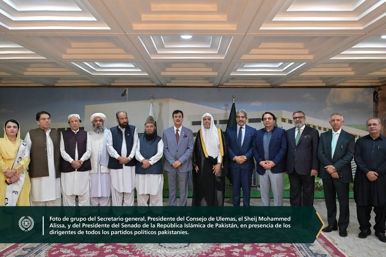 El Presidente del Senado de la República Islámica de Pakistán, Sr. Yousaf Raza Gilani, recibió, en la sede del Senado, al Secretario general, el Sheij Dr. Mohammed Al-Issa