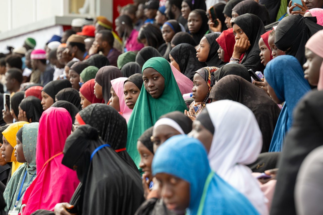 *رئيس غينيا بيساو وأمين عام رابطة العالم الإسلامي يدشّنان مسابقة &quot;تيجان النور القرآنية&quot; الأبرز من نوعها في الغرب الأفريقي*