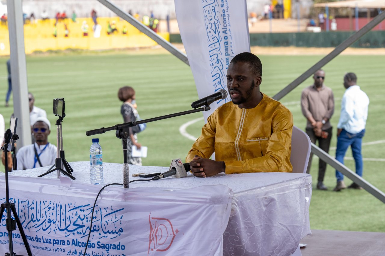 *رئيس غينيا بيساو وأمين عام رابطة العالم الإسلامي يدشّنان مسابقة &quot;تيجان النور القرآنية&quot; الأبرز من نوعها في الغرب الأفريقي*