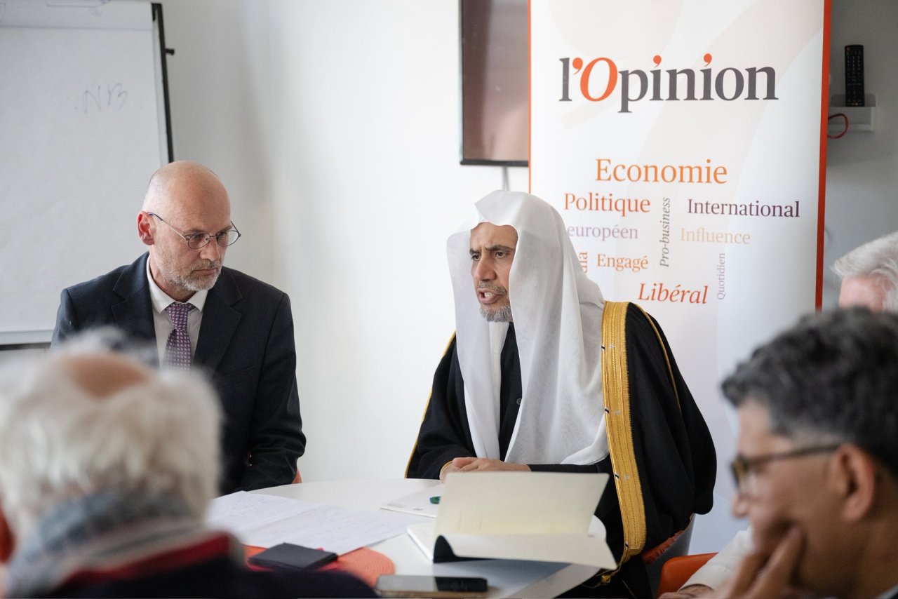 Le quotidien L’Opinion a accueilli, dans ses locaux à Paris, une table ronde avec le Secrétaire général, Président de l’Organisation des savants musulmans, cheikh Mohammed Alissa.