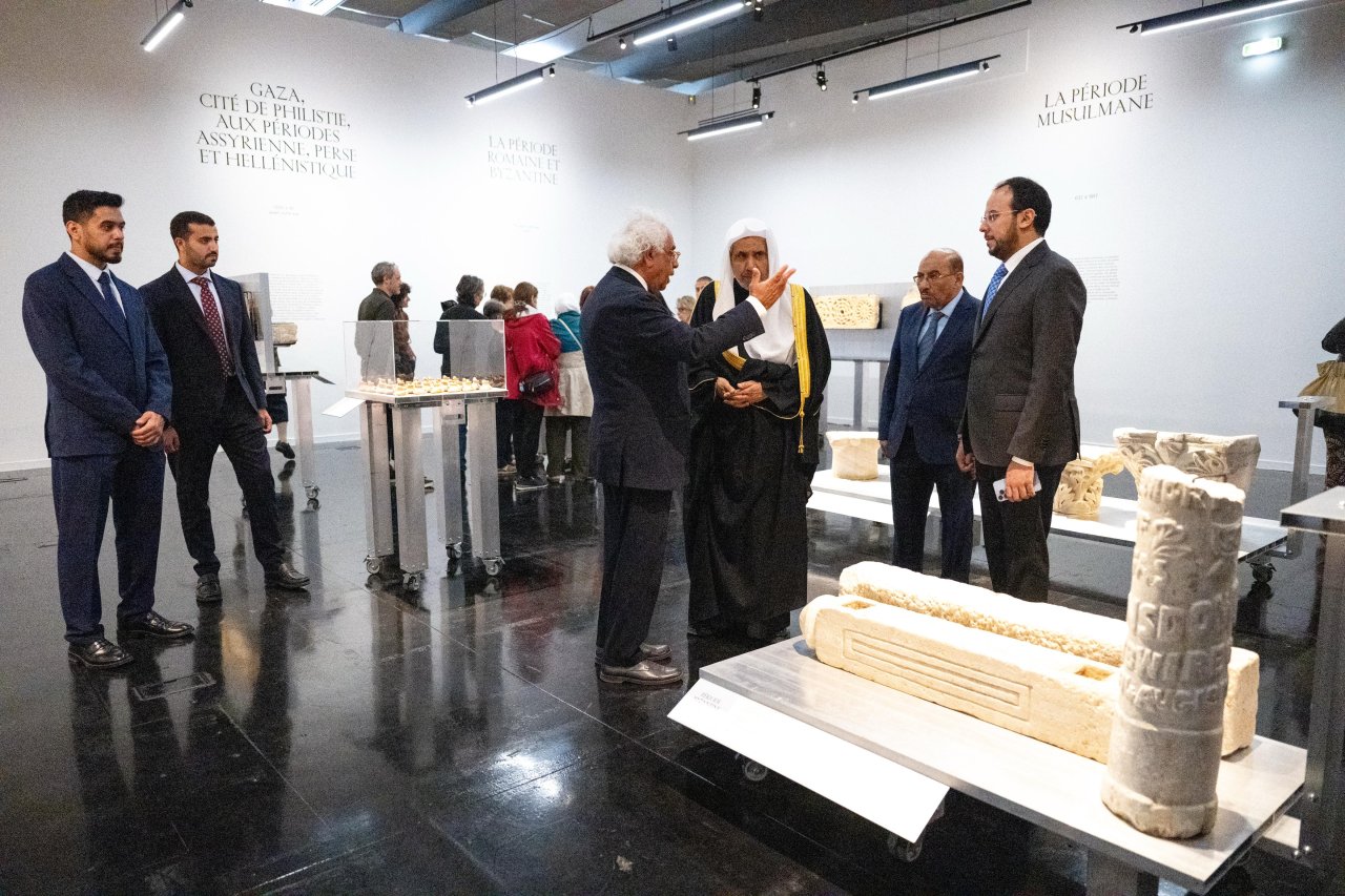 Atas undangan resmi dari pusat-pusat pemikiran dan studi terkemuka di ibukota Prancis, Paris:  Yang Mulia Sekretaris Jenderal Liga Muslim Dunia mengawali kunjungannya ke Republik Prancis dengan mengunjungi &quot;Museum Gaza yang Terdampak&quot;