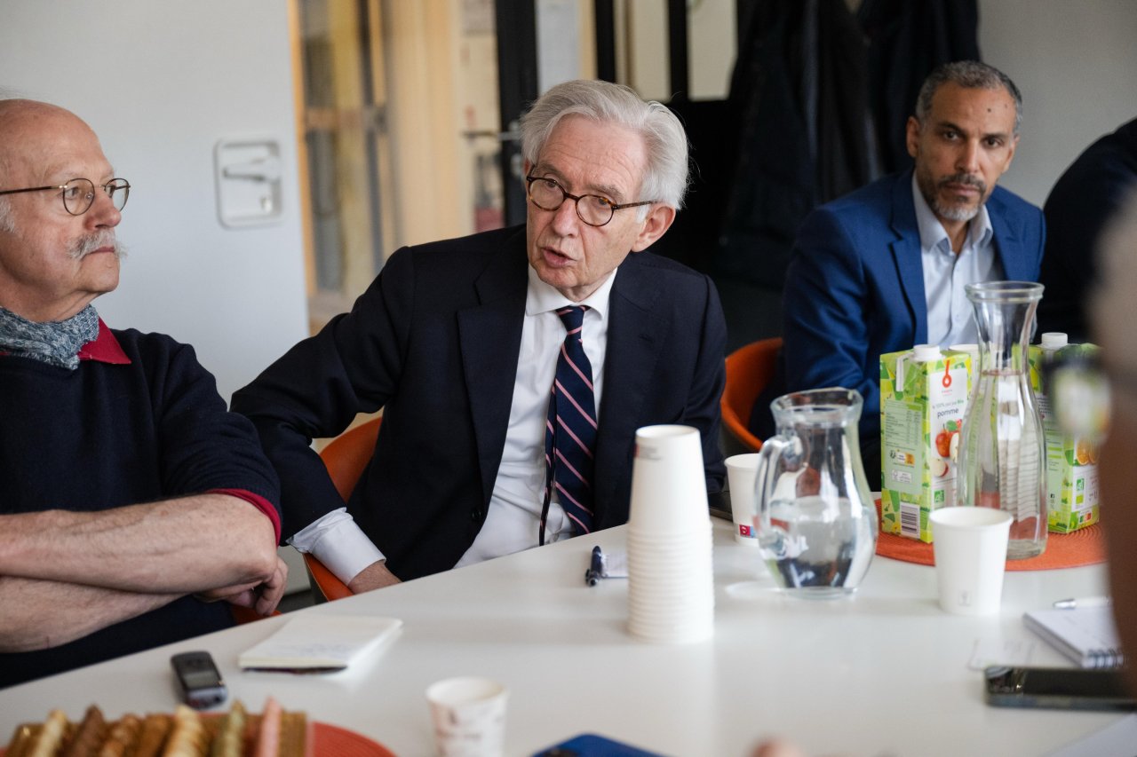 Atas undangan resmi dari pusat-pusat pemikiran dan studi terkemuka di ibukota Prancis, Paris:  Yang Mulia Sekretaris Jenderal Liga Muslim Dunia mengawali kunjungannya ke Republik Prancis dengan mengunjungi &quot;Museum Gaza yang Terdampak&quot;