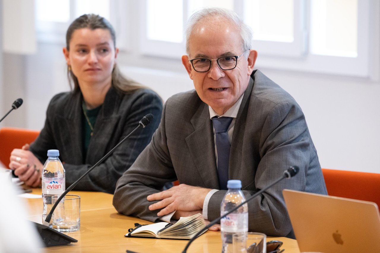 Atas undangan resmi dari pusat-pusat pemikiran dan studi terkemuka di ibukota Prancis, Paris:  Yang Mulia Sekretaris Jenderal Liga Muslim Dunia mengawali kunjungannya ke Republik Prancis dengan mengunjungi &quot;Museum Gaza yang Terdampak&quot;