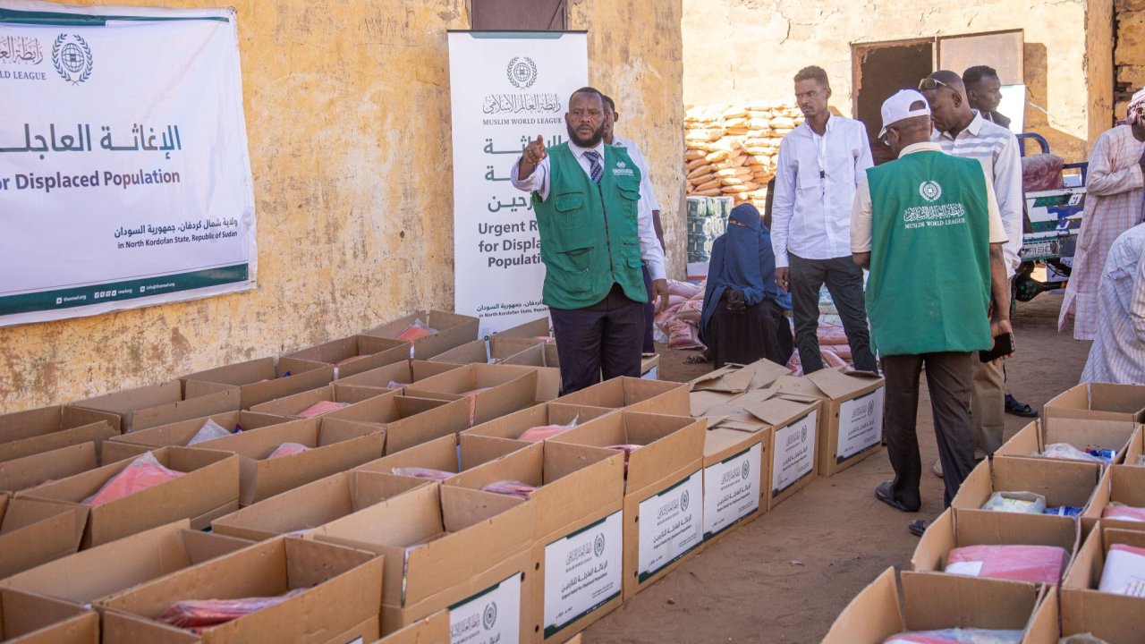 The Muslim World League continues to distribute aid in North Kordofan State, Sudan, to displaced persons fleeing the ravages of war in the city of El Obeid
