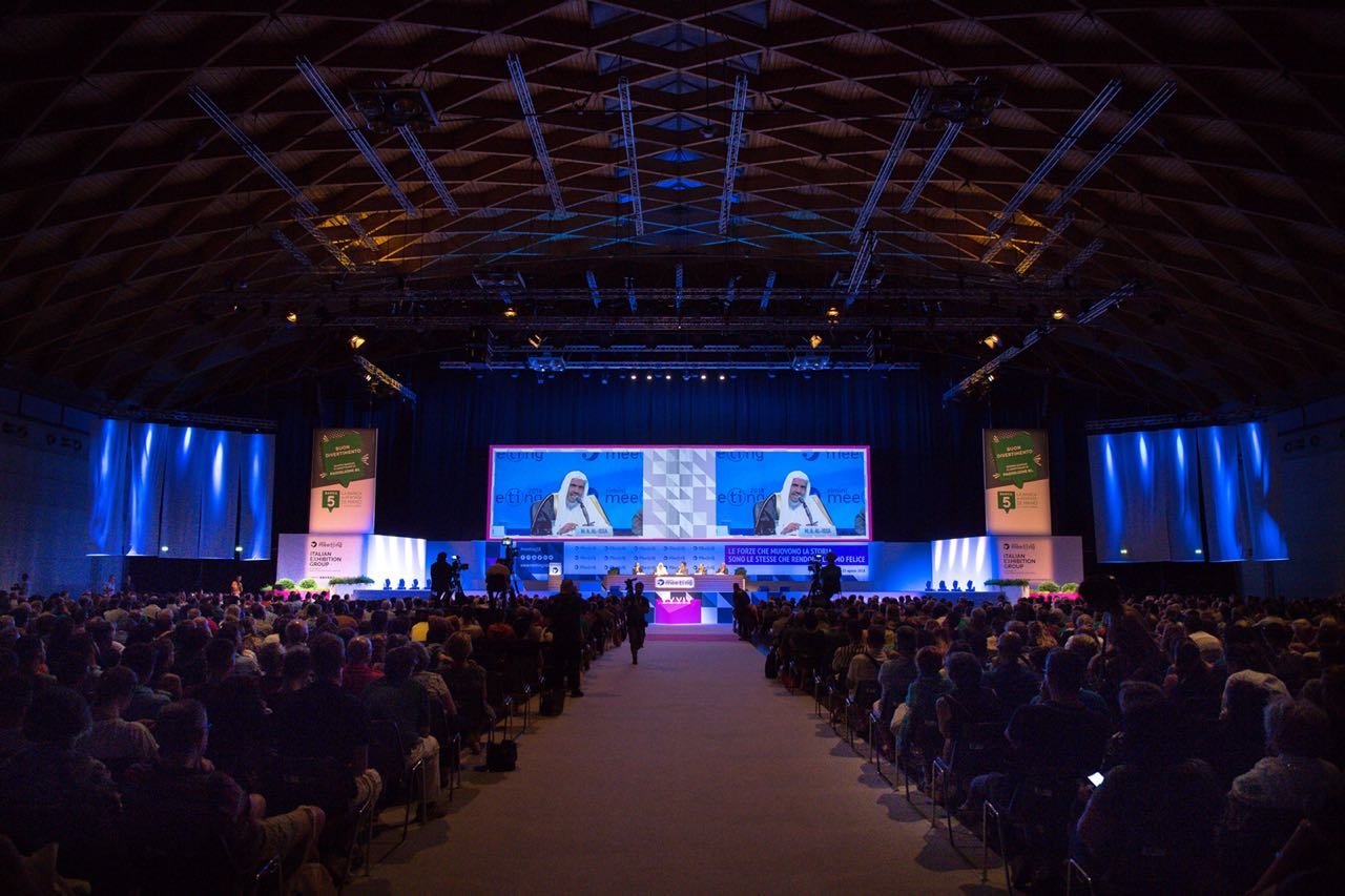 اختيار رابطة العالم الإسلامي للتحدث باسم الحضارة الإسلامية في لقاء &quot;بناء الجسور&quot; بايطاليا.. بحضور أكثر من مليون شخصLa Ligue islamique mondiale a été choisie, en Italie,  pour parler au nom de la civilisation musulmane lors d'une réunion consacrée à « La construction de ponts de dialogue entre les civilisations»