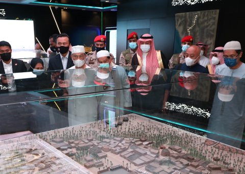 The Prime Minister of Malaysia visited the Museum of the Biography of the Prophet and Islamic Civilization in Madinah