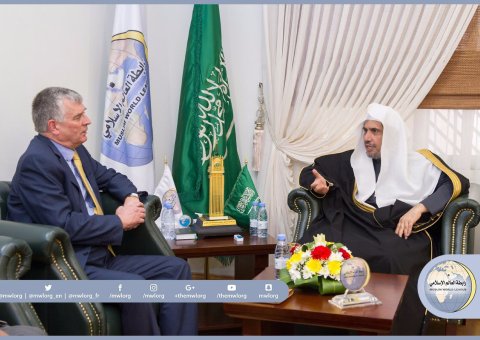 ‏The S.G. received in his office in Riyadh the Irish ambassador to the KSA, Mr. Tony Cotter 