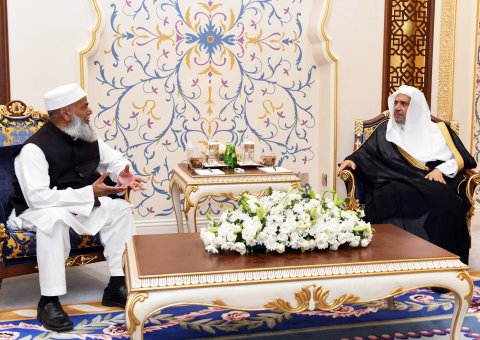 His Excellency Sheikh Dr. Mohammad Al-issa, the Secretary-General of the MWL and the Chairman of the Organization of Muslim Scholars, met with His Eminence Sheikh Mohammed Amir, the Grand Mufti of New Zealand