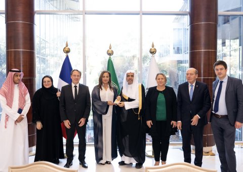 His Excellency Sheikh Dr. Mohammed Al-Issa, Secretary-General of the MWL and Chairman of the Organization of Muslim Scholars, met with a French parliamentary delegation