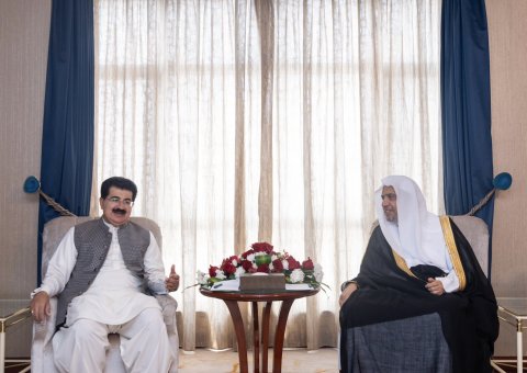 HE Sheikh Dr.Mohammad Alissa, the SG of the MWL & Chairman of the Organization of Muslim Scholars, met with the Hon. Sadiq Sanjrani, the Chairman of the Senate of Pakistan