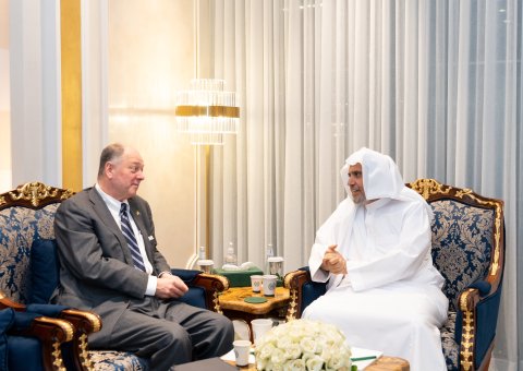 His Excellency Sheikh Dr. Mohammed bin Abdulkarim Al-Issa, Secretary-General of the MWL, met with His Excellency Mr. Jeffrey Steiner, Chair of the Canada-Saudi Arabia Business Council